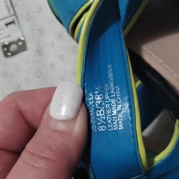 Jessica Simpson turquoise heels - Picture 9 of 9